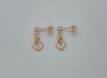 Load image into Gallery viewer, Noosa Earrings Gold

